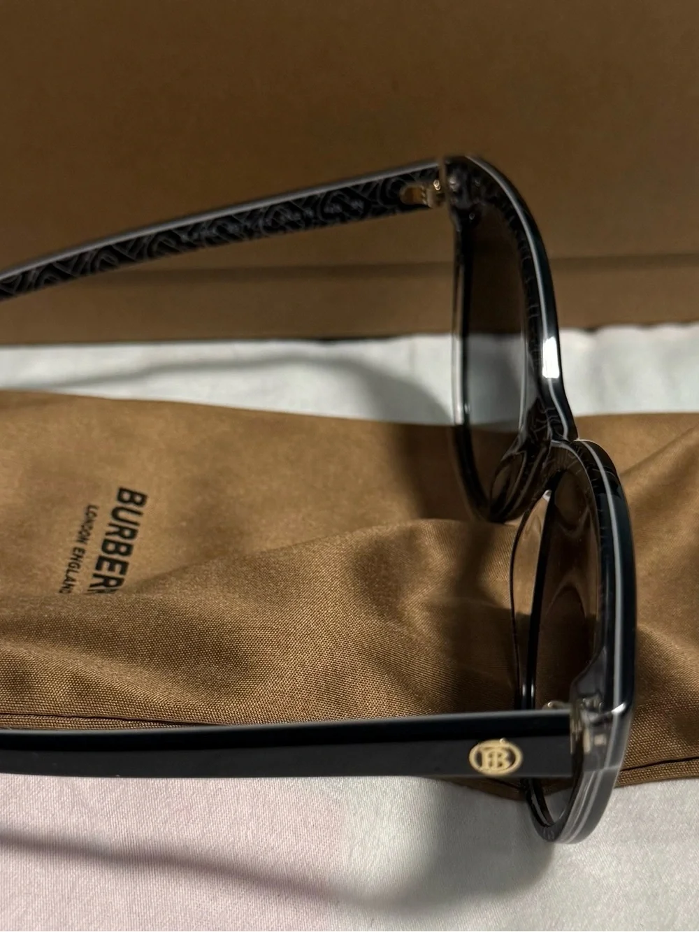 Burberry Black Cat Eye Sunglasses with Gold Logo Accent! FULL INCLUSION!